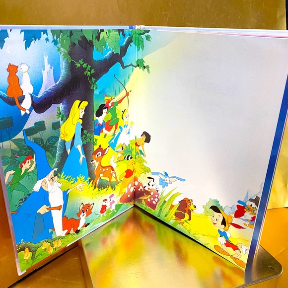 WALT DISNEY THE GREAT MOUSE DETECTIVE VTG 1987 COLLECTIBLE HARDCOVER BOOK 95p. - Picture 2 of 16